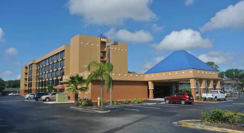 Baymont Inn & Suites Clearwater Countryside