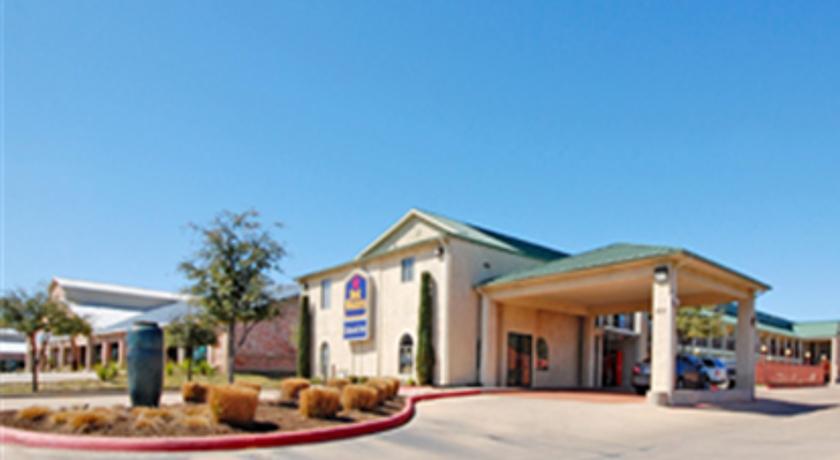 Best Western Cedar Inn