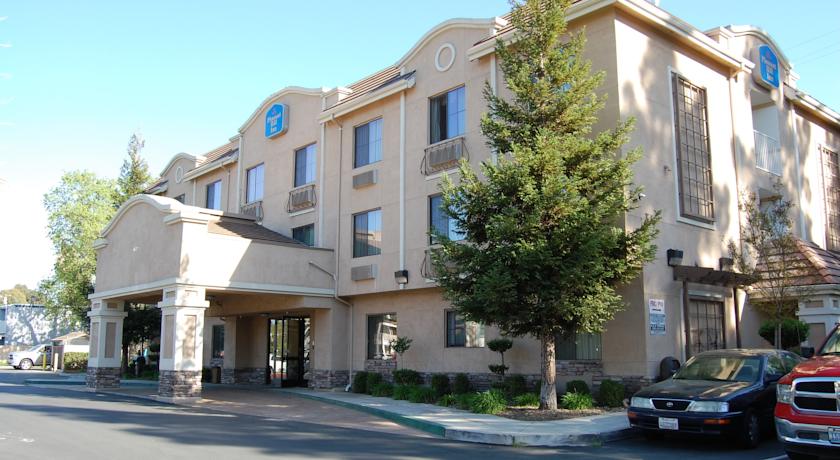 Best Western Pleasant Hill Inn