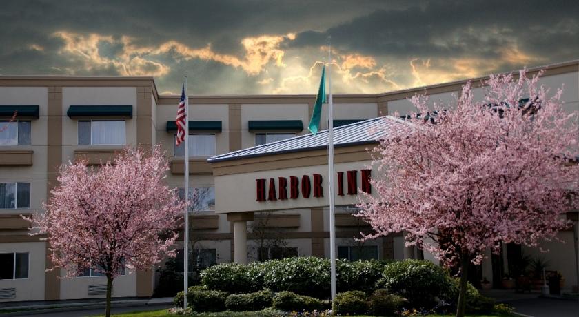 Best Western Plus Edmonds Harbor Inn