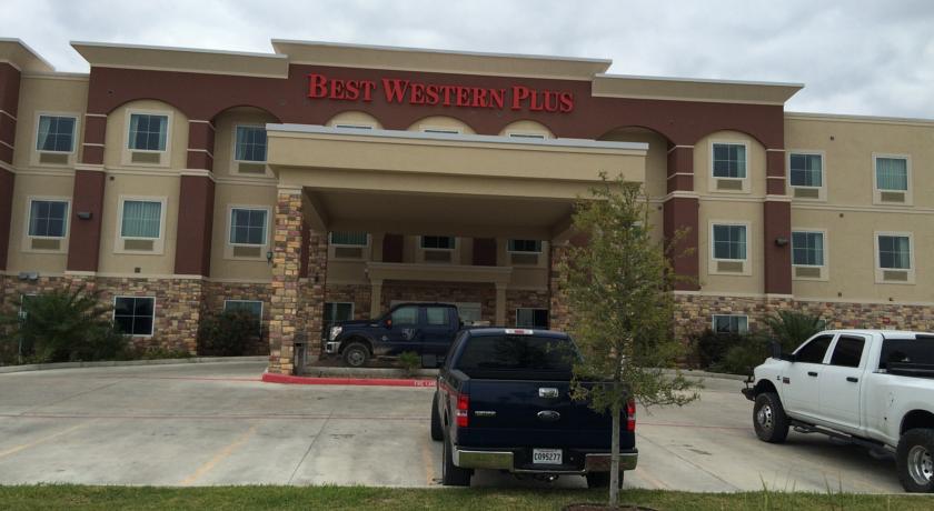 Best Western Plus Kenedy Inn