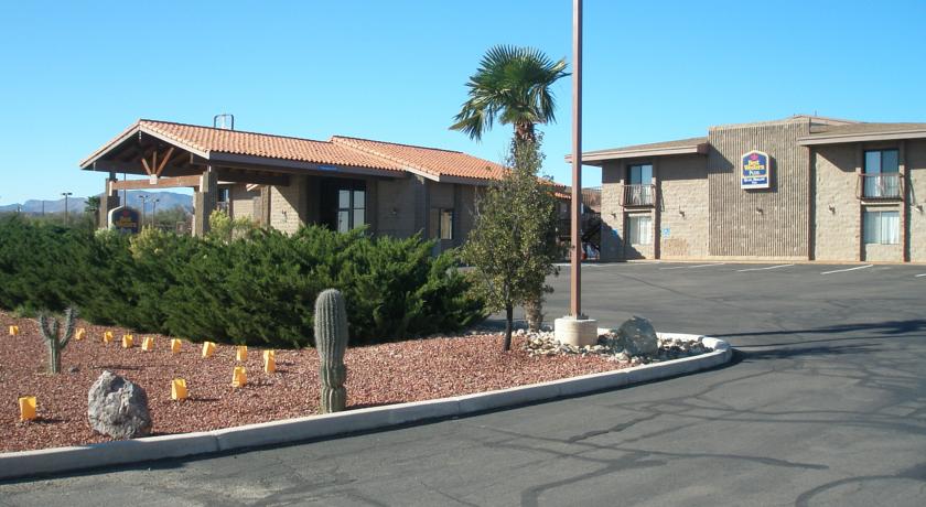 Best Western Plus Quail Hollow Inn