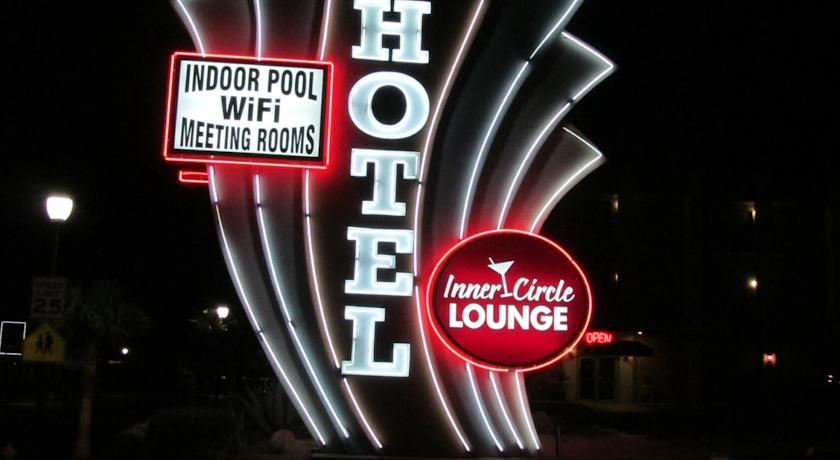 Boulder Inn and Suites