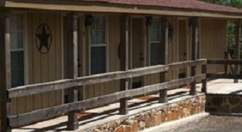 Canyon Springs Resort & Country Cabins