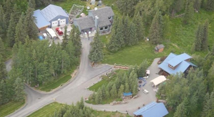 Caribou Crossing Cabins