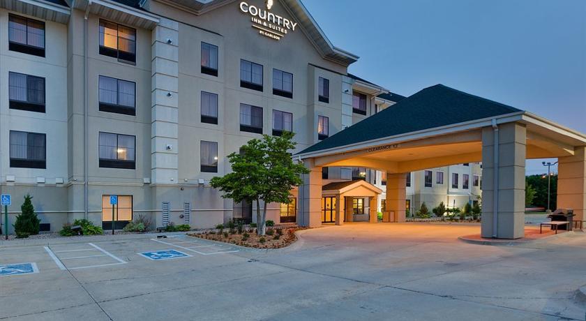 Cedar Rapids Hawthorn Suites