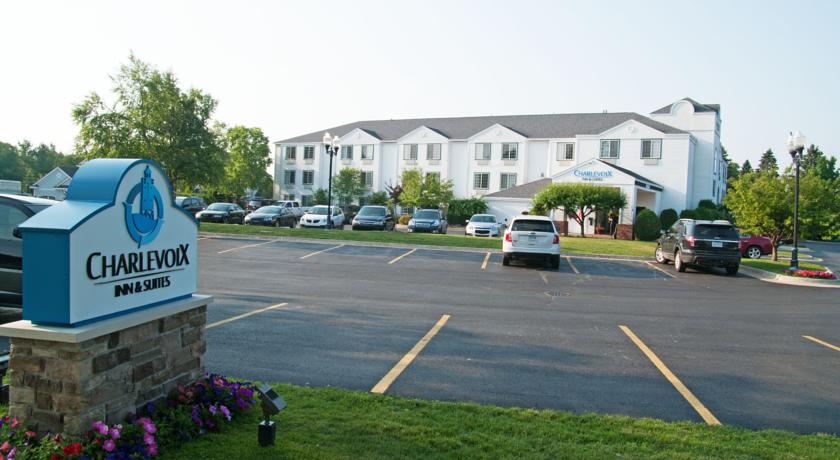 Charlevoix Inn and Suites