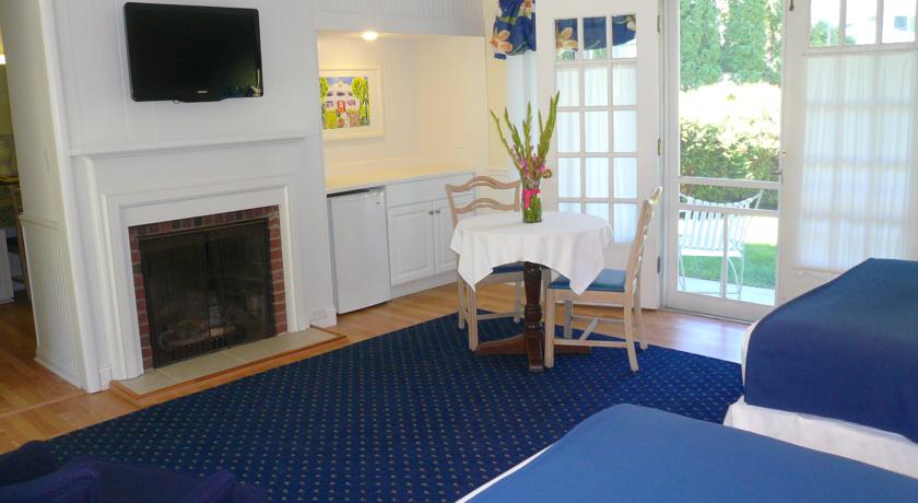 Colonial Inn of Harbor Springs