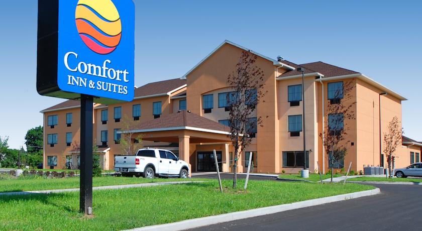 Comfort Inn & Suites Farmington
