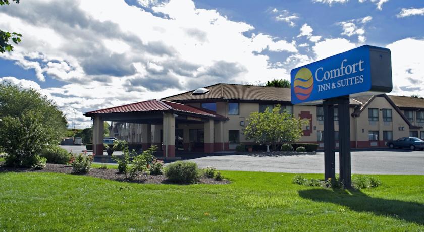 Comfort Inn & Suites West Springfield