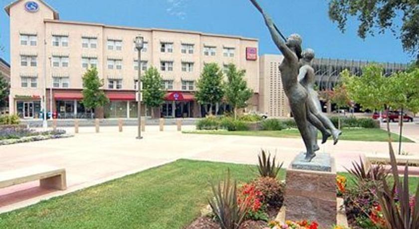 Comfort Suites Visalia