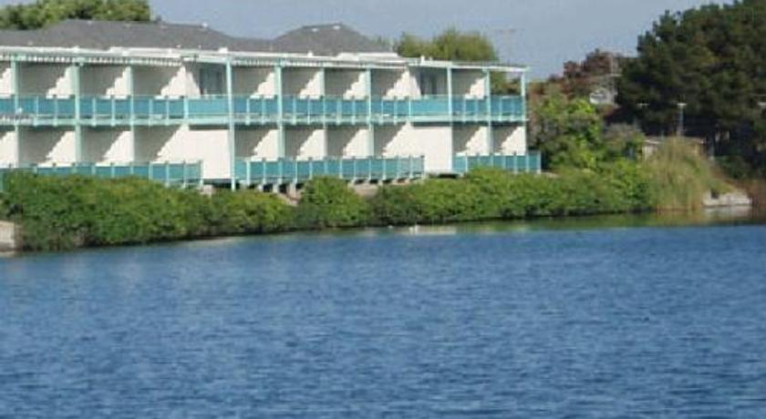 Coral Reef Inn & Suites