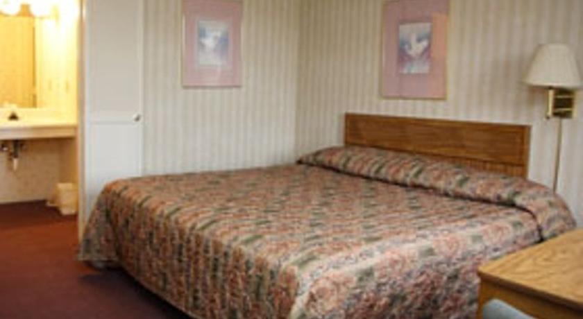 Country Club Inn And Suites