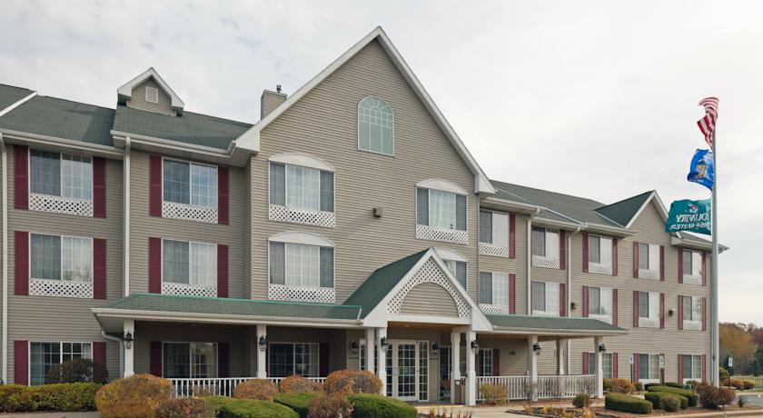 Country Inn & Suites By Carlson West Bend