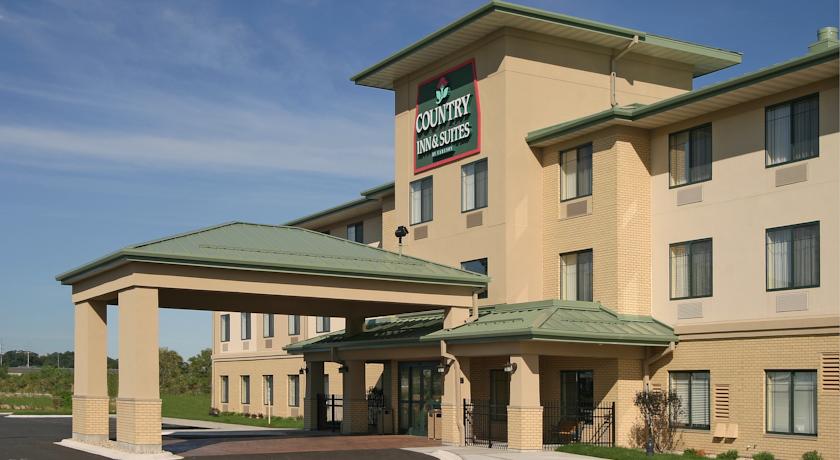 Country Inn & Suites Madison West