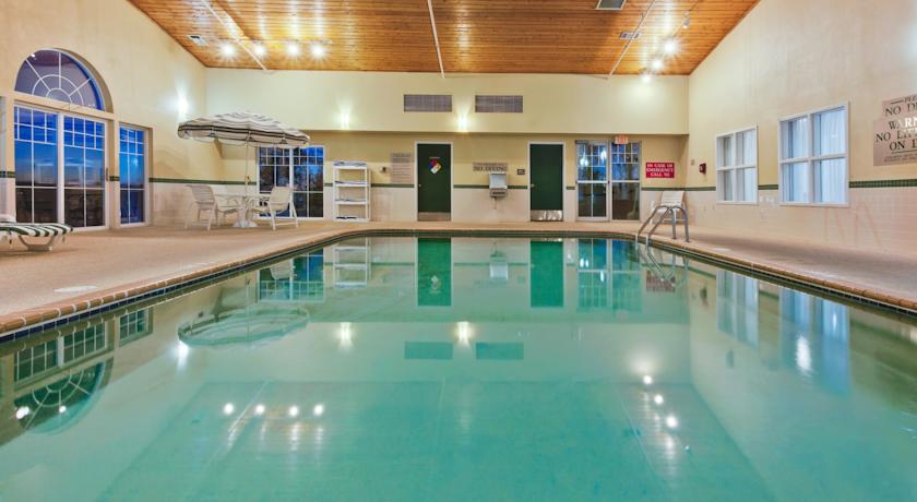 Country Inn By Carlson Grinnell