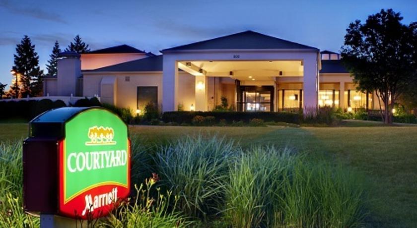 Courtyard Chicago Deerfield