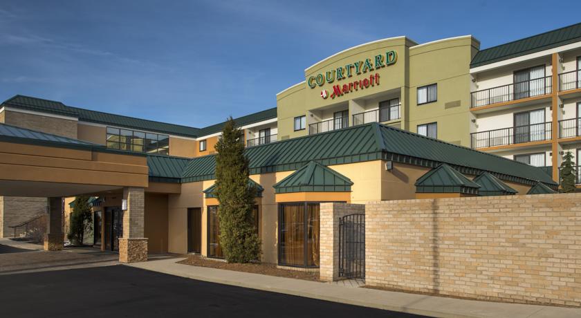 Courtyard Cleveland Westlake