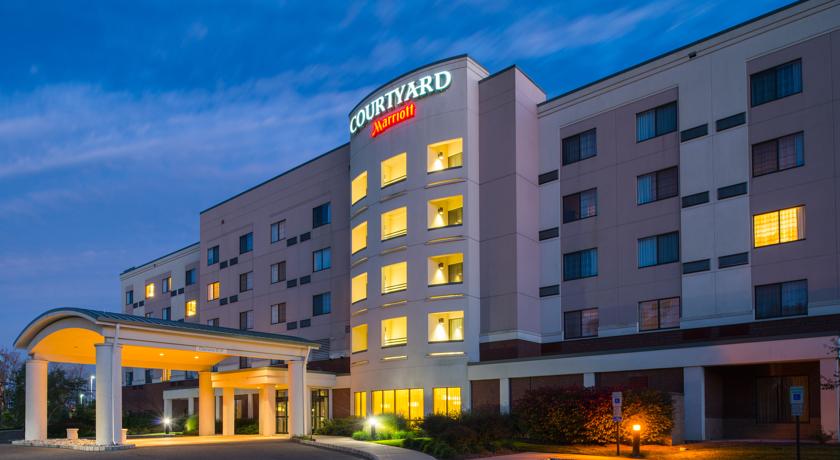 Courtyard Ewing Hopewell