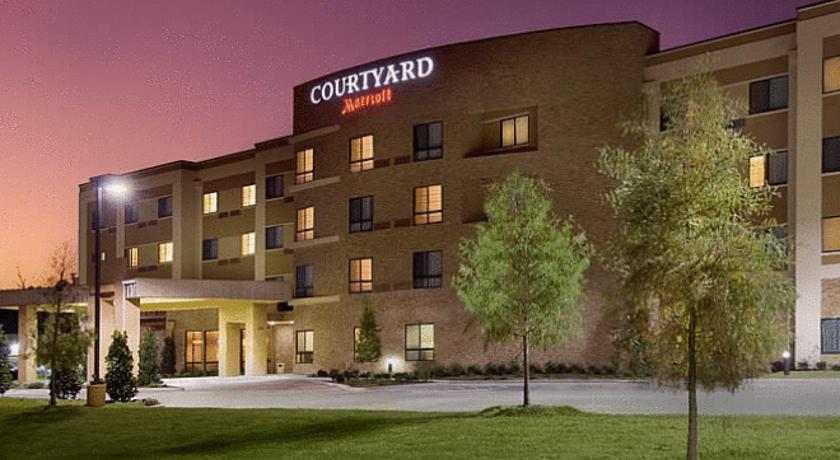 Courtyard Lufkin