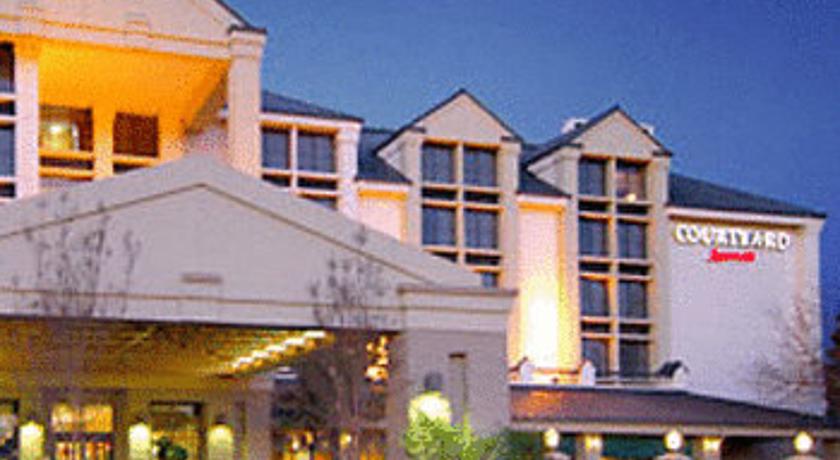 Courtyard Santa Rosa