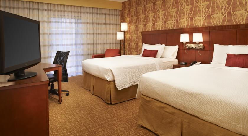 Courtyard Toledo Airport Holland