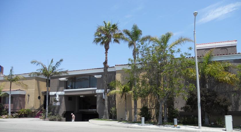 Crimson Manhattan Beach