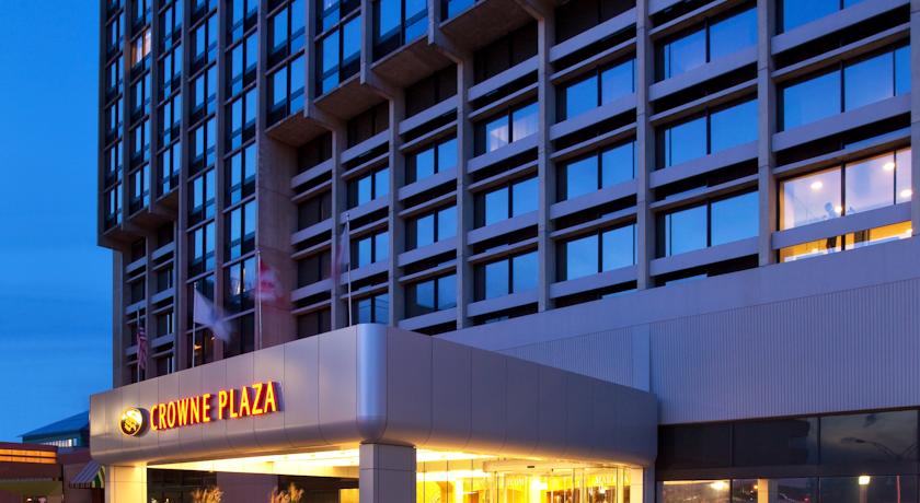 Crowne Plaza Boston Newton
