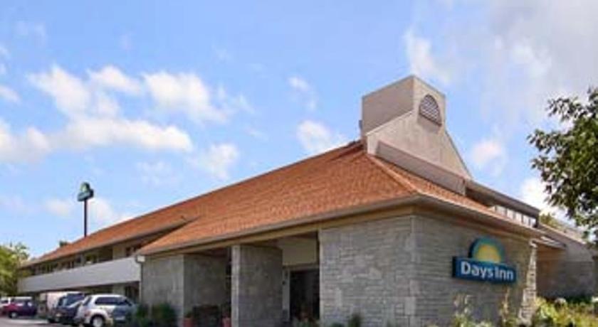 Days Inn Cleveland Airport South