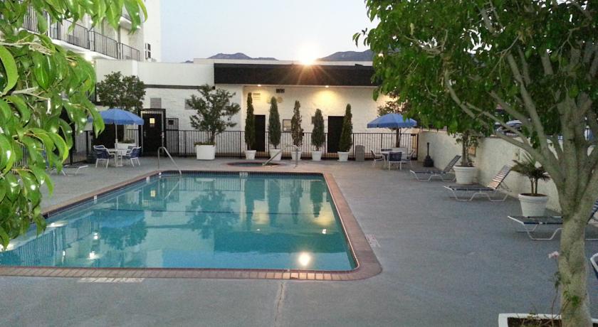 Days Inn Glendale-Los Angeles