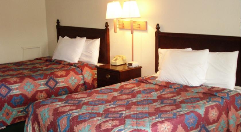 Days Inn South Boston VA