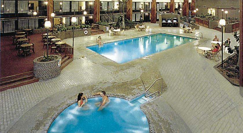 Diamondhead Inn & Suites