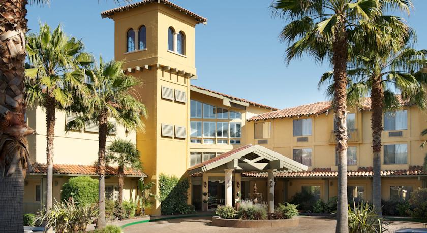 Doubletree Campbell- Pruneyard Plaza