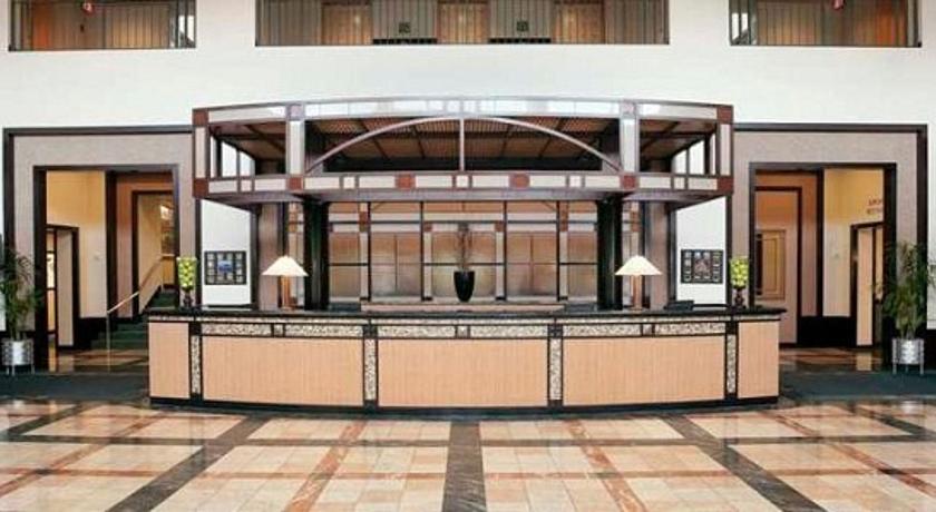 Doubletree Guest Suites & Conference Ctr- Downers Grove