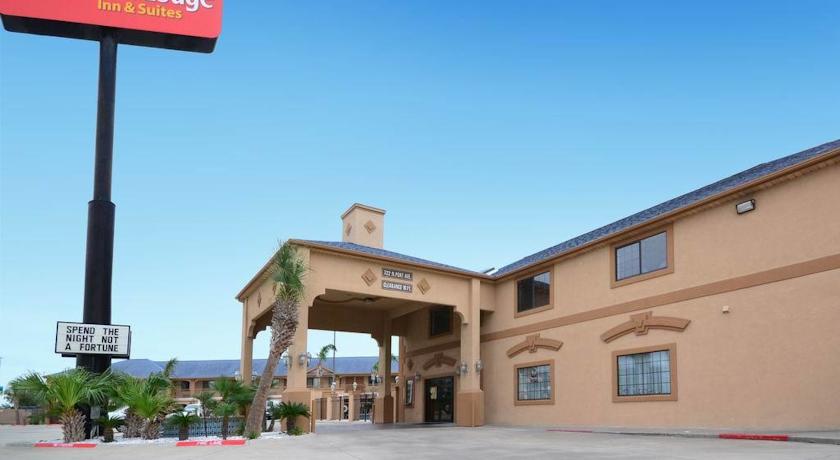 Econo Lodge & Suites