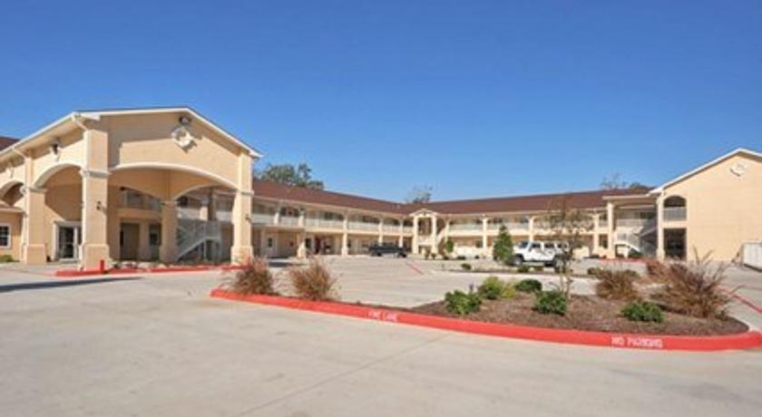 Econo Lodge Inn & Suites Bridge City