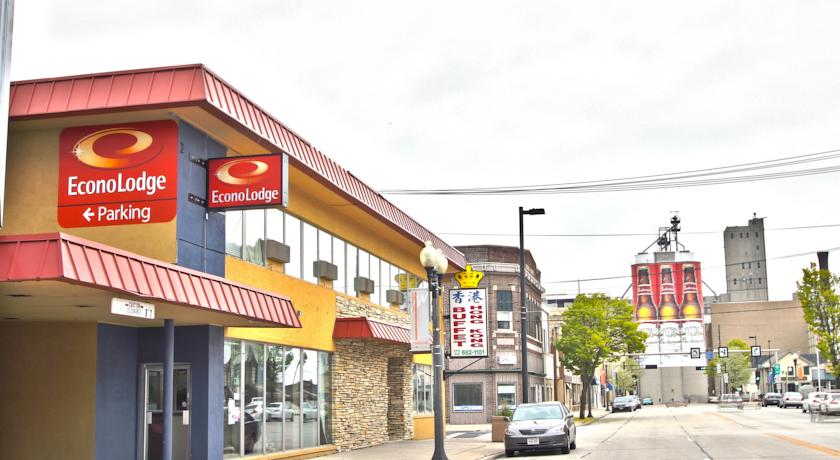 Econo Lodge Manitowoc