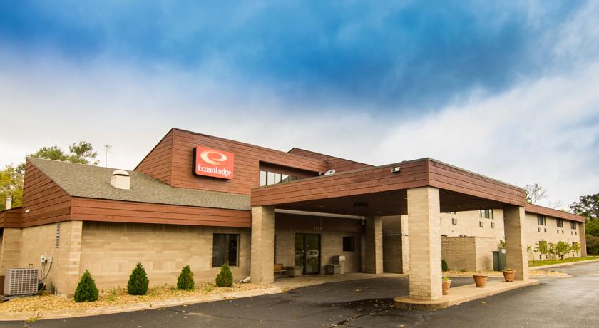 Econo Lodge River Falls EX Super 8 River Falls