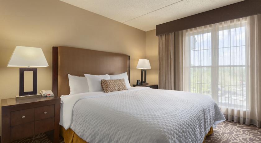 Embassy Suites Pittsburgh-International Airport