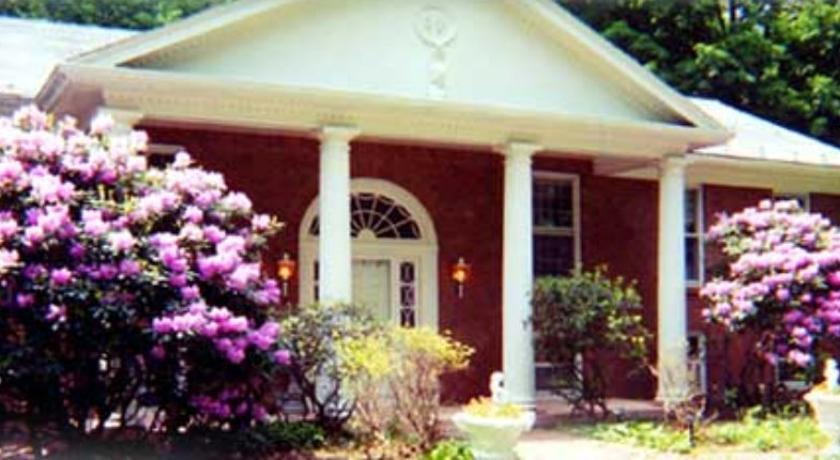 Enchanted Manor of Woodstock