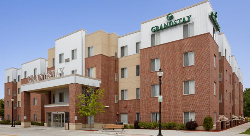 GrandStay Residential Suites Sheboygan