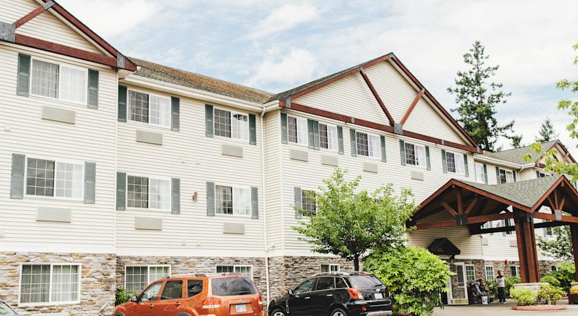 GuestHouse International Inn & Suites DuPont