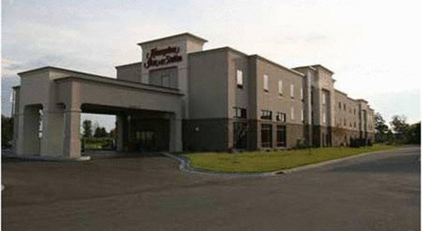 Hampton Inn & Suites Alexandria