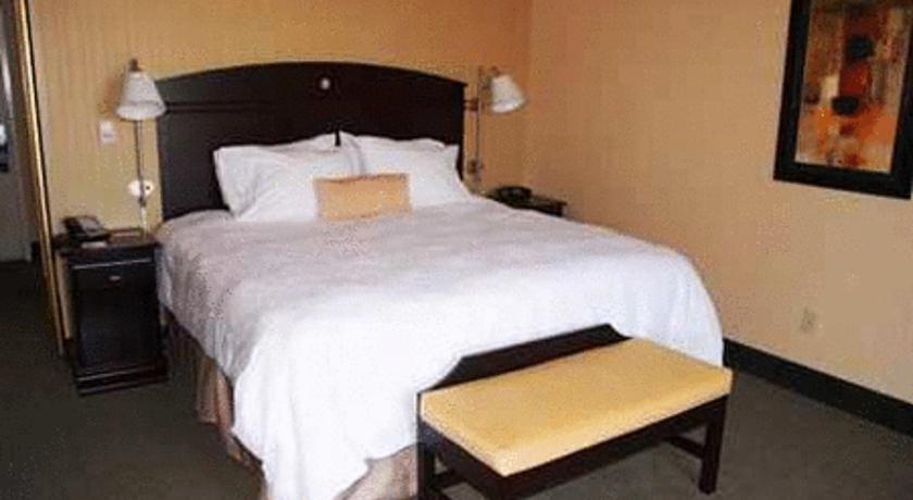 Hampton Inn & Suites Plattsburgh
