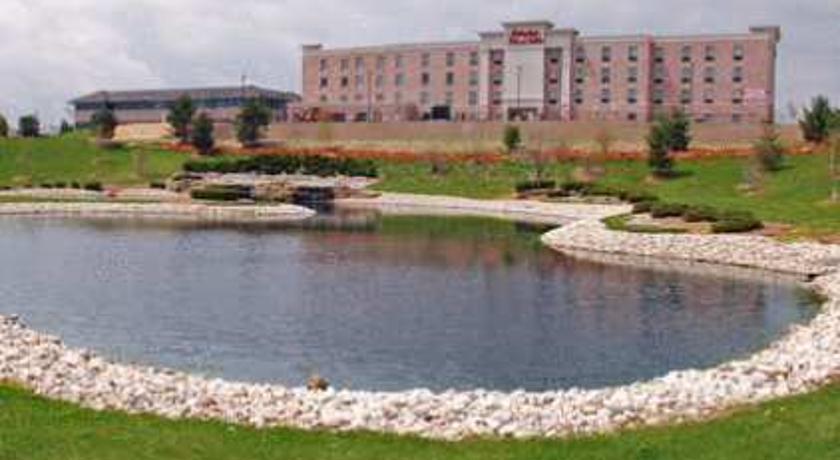 Hampton Inn & Suites West Bend