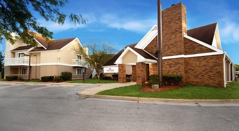 Hawthorn Suites by Wyndham Holland - Toledo Area