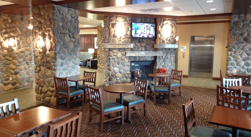 Holiday Inn Express  & Suites Browning