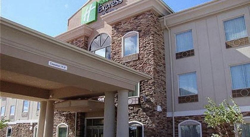 Holiday Inn Express & Suites Cedar Hill