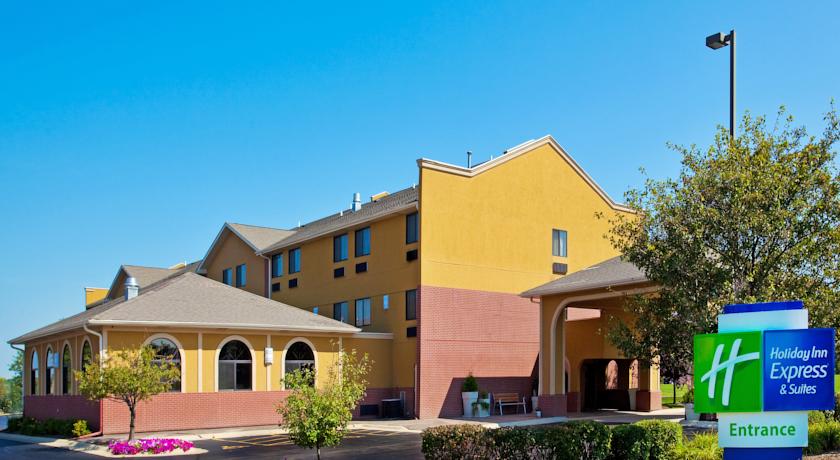 Holiday Inn Express & Suites Chicago-Oswego