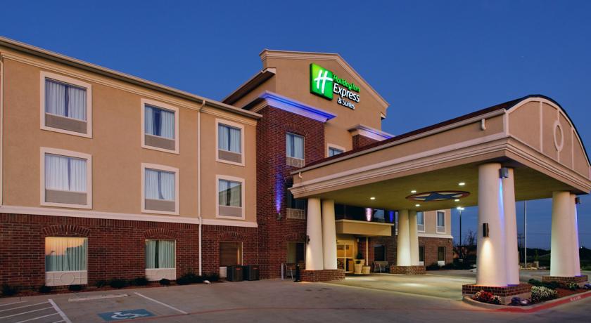 Holiday Inn Express & Suites Cleburne